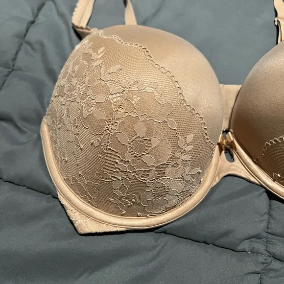Victoria's Secret Lace Bra in Beige34DDD - Picture 3 of 6